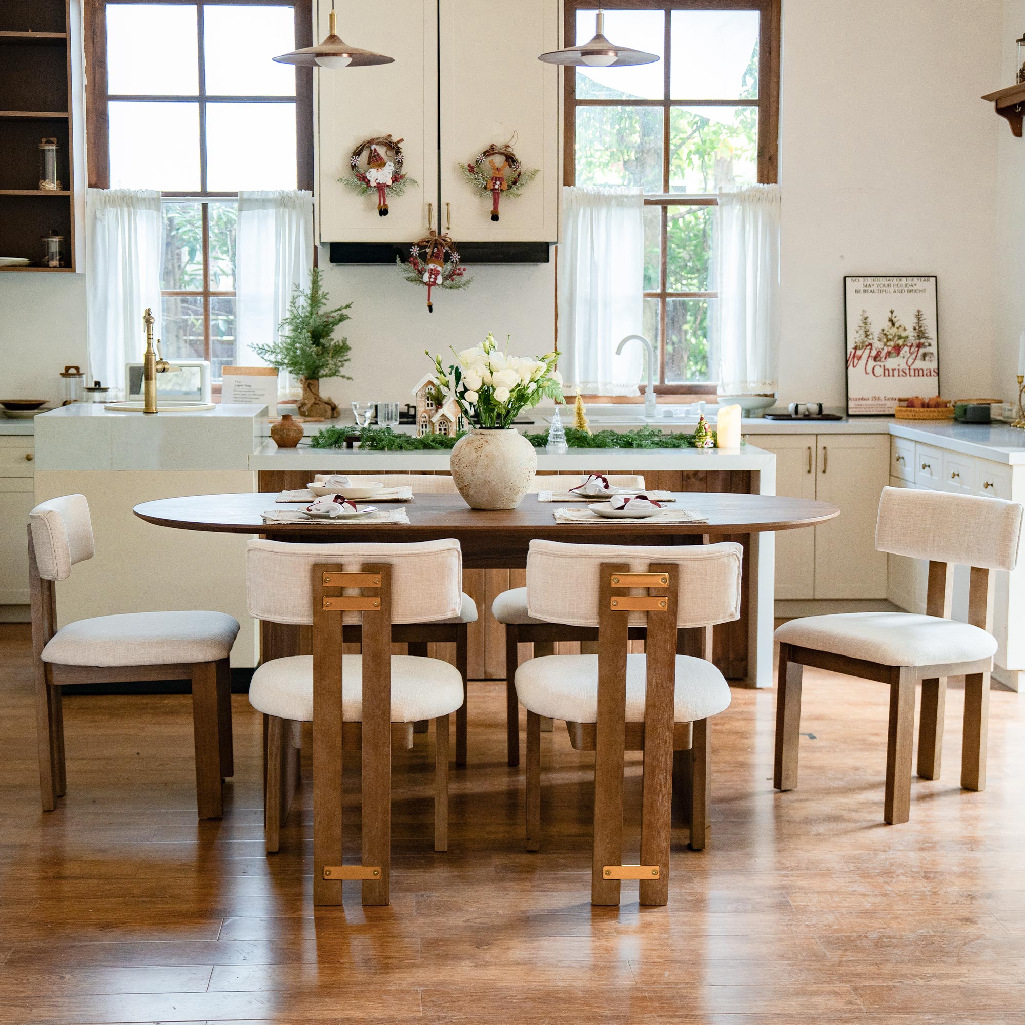 Fran Oval Dining Table 71"